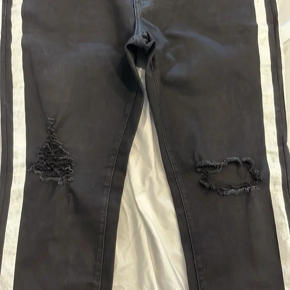 ❌SOLD❌Fashion Nova Carter Side Striped Skinny Jean - Picture 5 of 9